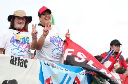 40/19 ¡Siempre Más Allá! celebrando la esperanza, el amor y la paz