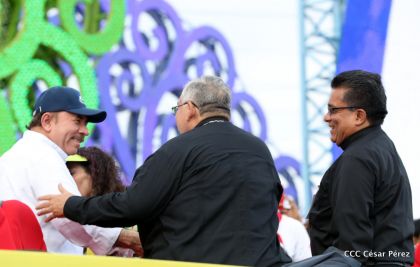 40/19 ¡Siempre Más Allá! celebrando la esperanza, el amor y la paz