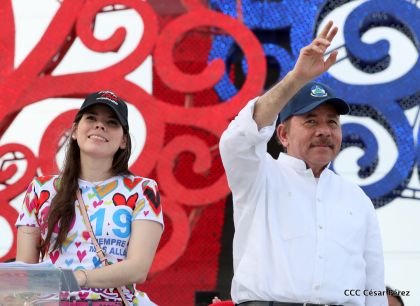 40/19 ¡Siempre Más Allá! celebrando la esperanza, el amor y la paz