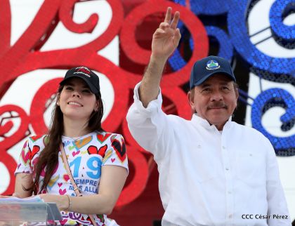 40/19 ¡Siempre Más Allá! celebrando la esperanza, el amor y la paz