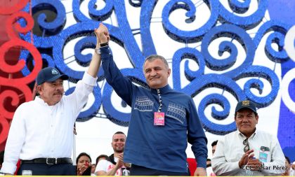 40/19 ¡Siempre Más Allá! celebrando la esperanza, el amor y la paz