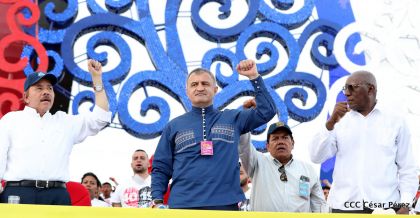 40/19 ¡Siempre Más Allá! celebrando la esperanza, el amor y la paz