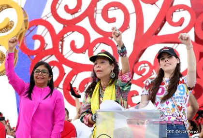 40/19 ¡Siempre Más Allá! celebrando la esperanza, el amor y la paz