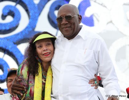 40/19 ¡Siempre Más Allá! celebrando la esperanza, el amor y la paz