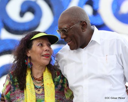 40/19 ¡Siempre Más Allá! celebrando la esperanza, el amor y la paz