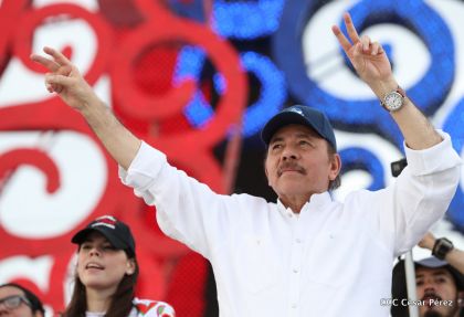 40/19 ¡Siempre Más Allá! celebrando la esperanza, el amor y la paz