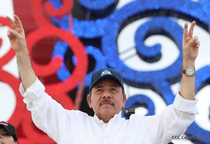 40/19 ¡Siempre Más Allá! celebrando la esperanza, el amor y la paz