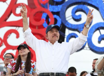 40/19 ¡Siempre Más Allá! celebrando la esperanza, el amor y la paz