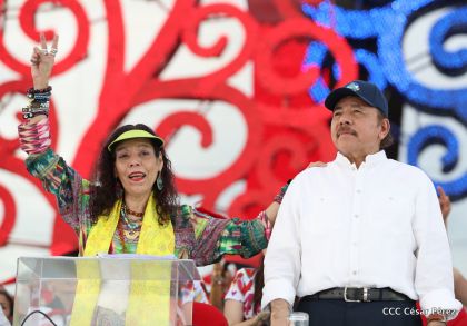 40/19 ¡Siempre Más Allá! celebrando la esperanza, el amor y la paz