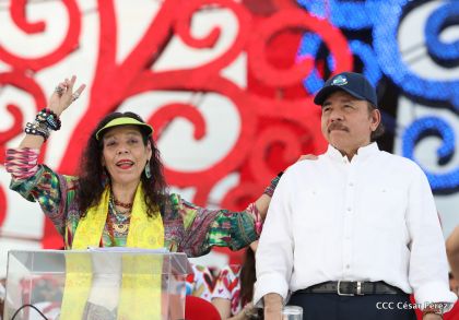 40/19 ¡Siempre Más Allá! celebrando la esperanza, el amor y la paz