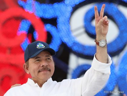 40/19 ¡Siempre Más Allá! celebrando la esperanza, el amor y la paz