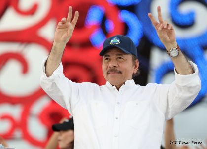 40/19 ¡Siempre Más Allá! celebrando la esperanza, el amor y la paz