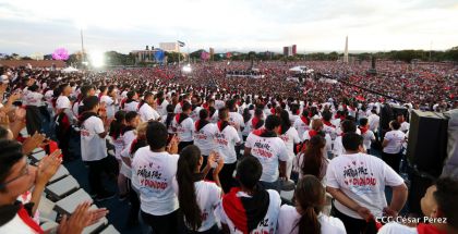 40/19 ¡Siempre Más Allá! celebrando la esperanza, el amor y la paz