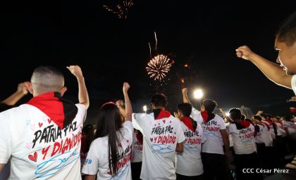 40/19 ¡Siempre Más Allá! celebrando la esperanza, el amor y la paz