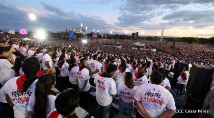 40/19 ¡Siempre Más Allá! celebrando la esperanza, el amor y la paz