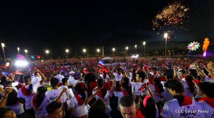 40/19 ¡Siempre Más Allá! celebrando la esperanza, el amor y la paz