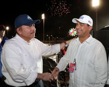 40/19 ¡Siempre Más Allá! celebrando la esperanza, el amor y la paz