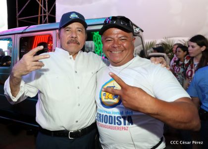 40/19 ¡Siempre Más Allá! celebrando la esperanza, el amor y la paz