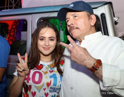 40/19 ¡Siempre Más Allá! celebrando la esperanza, el amor y la paz