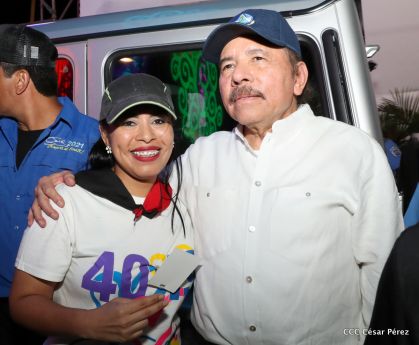 40/19 ¡Siempre Más Allá! celebrando la esperanza, el amor y la paz