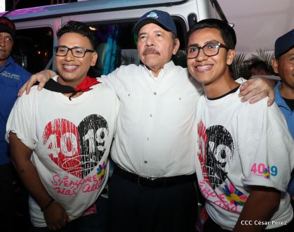 40/19 ¡Siempre Más Allá! celebrando la esperanza, el amor y la paz