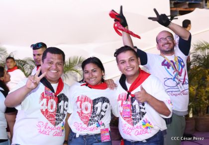 40/19 ¡Siempre Más Allá! celebrando la esperanza, el amor y la paz