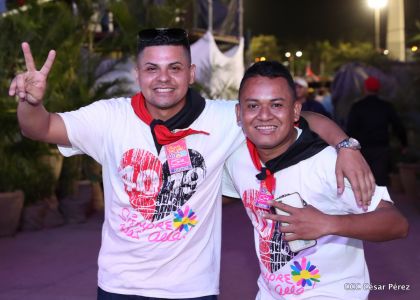 40/19 ¡Siempre Más Allá! celebrando la esperanza, el amor y la paz