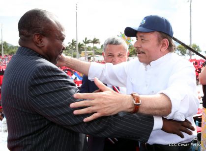 40/19 ¡Siempre Más Allá! celebrando la esperanza, el amor y la paz