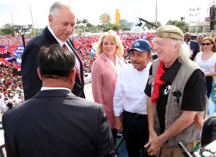40/19 ¡Siempre Más Allá! celebrando la esperanza, el amor y la paz
