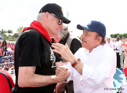 40/19 ¡Siempre Más Allá! celebrando la esperanza, el amor y la paz