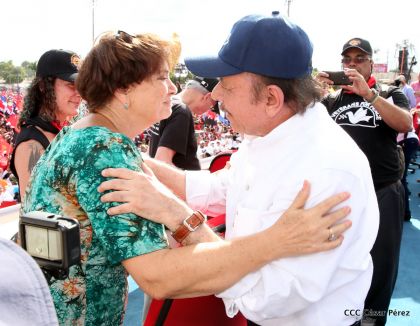 40/19 ¡Siempre Más Allá! celebrando la esperanza, el amor y la paz