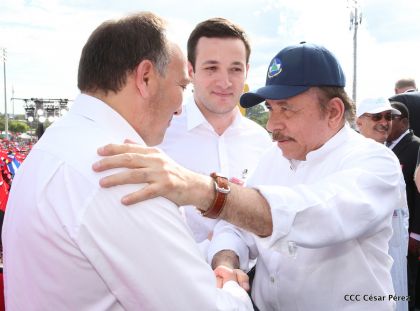 40/19 ¡Siempre Más Allá! celebrando la esperanza, el amor y la paz