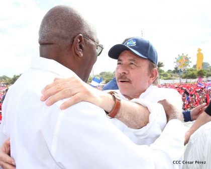 40/19 ¡Siempre Más Allá! celebrando la esperanza, el amor y la paz