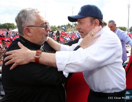 40/19 ¡Siempre Más Allá! celebrando la esperanza, el amor y la paz