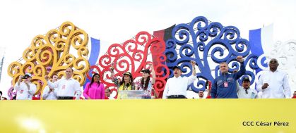 40/19 ¡Siempre Más Allá! celebrando la esperanza, el amor y la paz