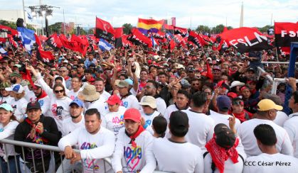 40/19 ¡Siempre Más Allá! celebrando la esperanza, el amor y la paz