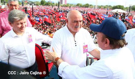 40/19 ¡Siempre Más Allá! celebrando la esperanza, el amor y la paz