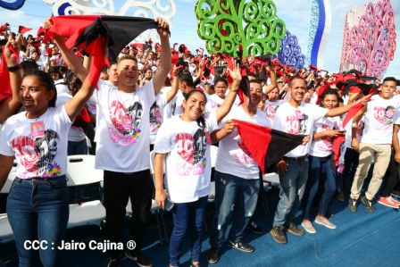 40/19 ¡Siempre Más Allá! celebrando la esperanza, el amor y la paz