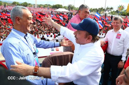 40/19 ¡Siempre Más Allá! celebrando la esperanza, el amor y la paz