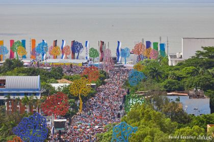 40/19 ¡Siempre Más Allá! celebrando la esperanza, el amor y la paz