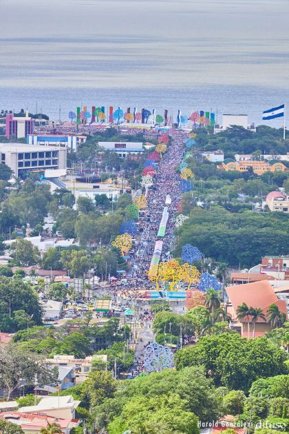 40/19 ¡Siempre Más Allá! celebrando la esperanza, el amor y la paz