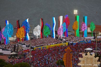 40/19 ¡Siempre Más Allá! celebrando la esperanza, el amor y la paz