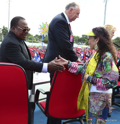 40/19 ¡Siempre Más Allá! celebrando la esperanza, el amor y la paz