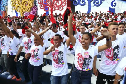 40/19 ¡Siempre Más Allá! celebrando la esperanza, el amor y la paz