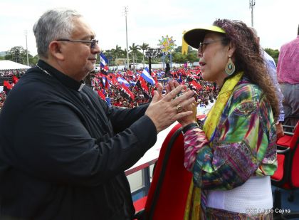 40/19 ¡Siempre Más Allá! celebrando la esperanza, el amor y la paz
