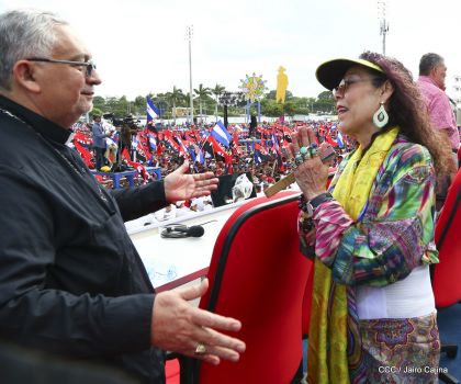 40/19 ¡Siempre Más Allá! celebrando la esperanza, el amor y la paz