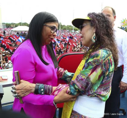 40/19 ¡Siempre Más Allá! celebrando la esperanza, el amor y la paz