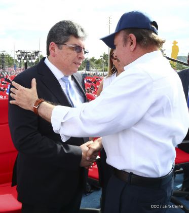 40/19 ¡Siempre Más Allá! celebrando la esperanza, el amor y la paz
