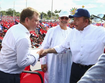 40/19 ¡Siempre Más Allá! celebrando la esperanza, el amor y la paz