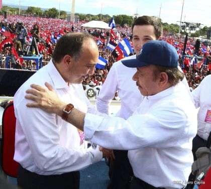 40/19 ¡Siempre Más Allá! celebrando la esperanza, el amor y la paz